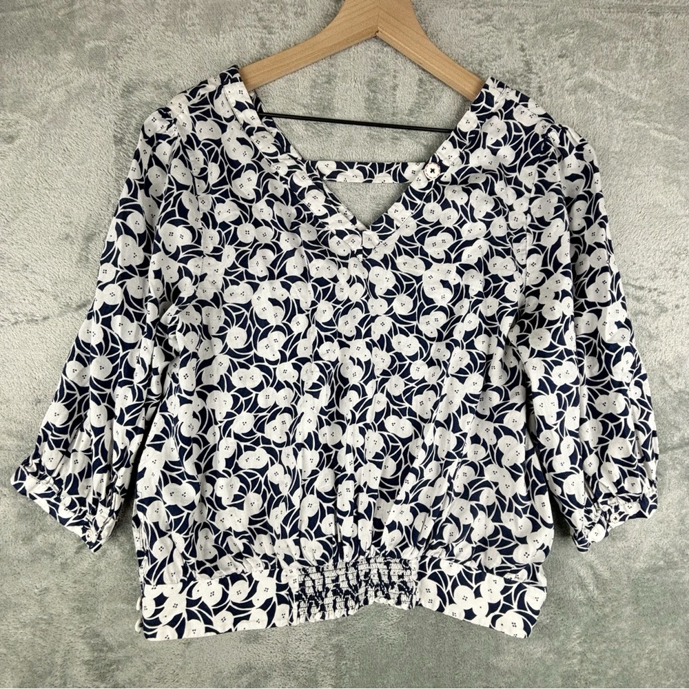Anthropologie Postmark Top Womens 12 Blue White Floral V-Neck - Picture 2 of 16